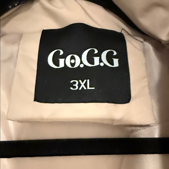 Beige Puffer Vest - Picture 3 of 5